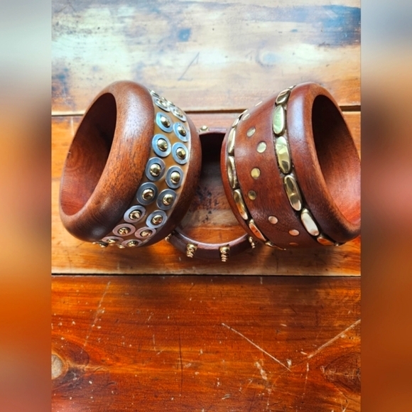 Horizontal Row Wooden Dotted Bracelet w/Brass - Brown - Picture 3 of 14